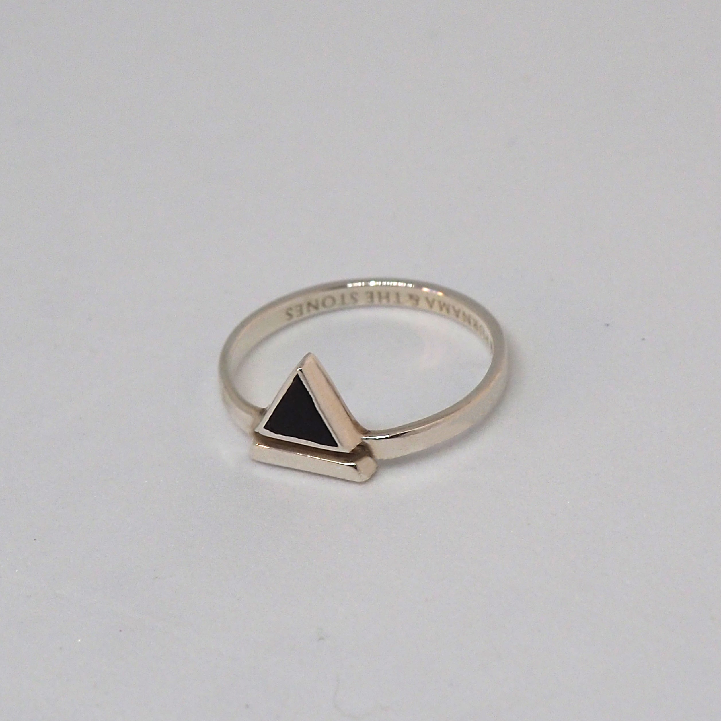 Lilla Triangle Ring